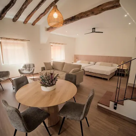 El Passeig Rural Apartment *